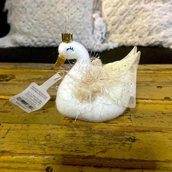 SWAN BALLET CHRISTMAS TREE ORNAMENT GOLD WINGS CROWN SEQUINS WONDERSHOP 2022 NWT - Picture 2 of 9